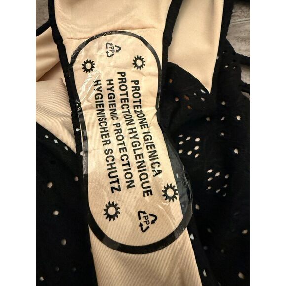 The Frolic Breeze cupped lattice broderie swimsuit in black Size S NWT - Picture 14 of 14